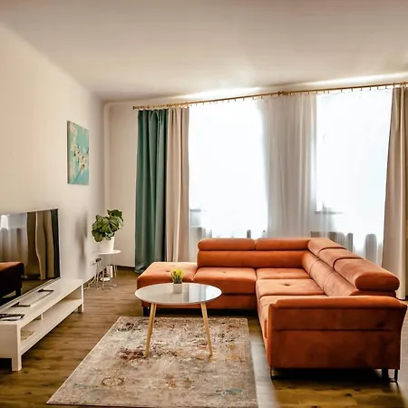 Luxusni Studio Na Velkem Namesti, Wi-Fi, Netflix Hradec Kralove Exterior photo