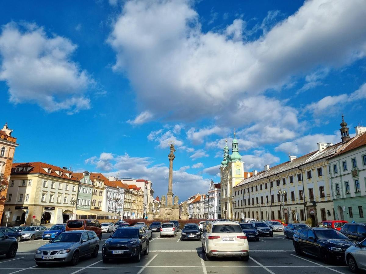 Apartament Luxusni Na Velkem Namesti, Wi-fi, Netflix Hradec Králové
