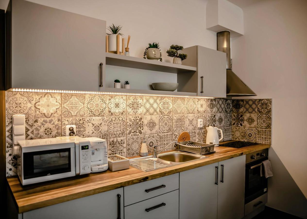 Apartament Luxusni Na Velkem Namesti, Wi-fi, Netflix Hradec Králové